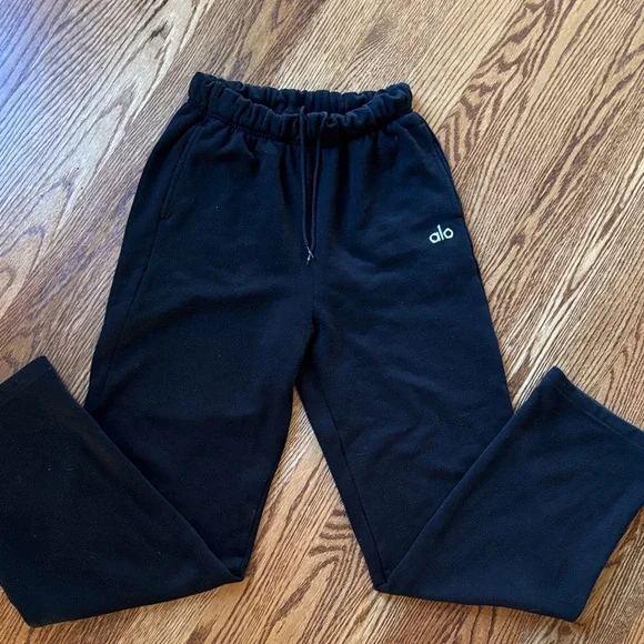 ALO Yoga Accolade Charcoal Sweatpants - Picture 1 of 2